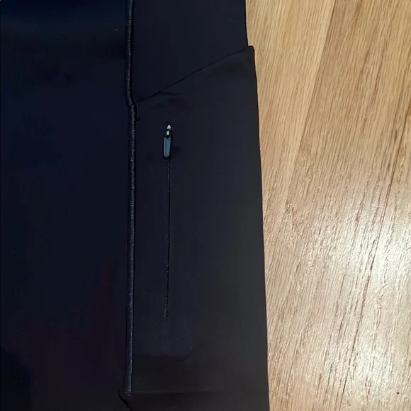 Nike Go Firm-Support High-Waisted 8” Biker Shorts - Picture 3 of 5